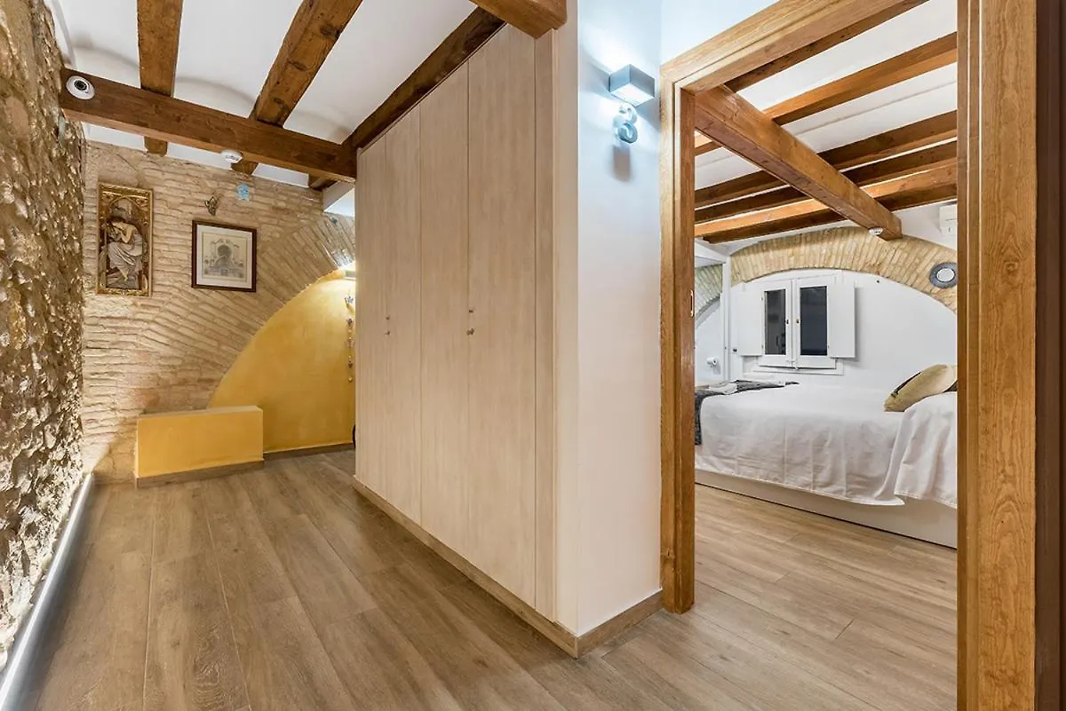 Hostal 977 Таррагона 3*,