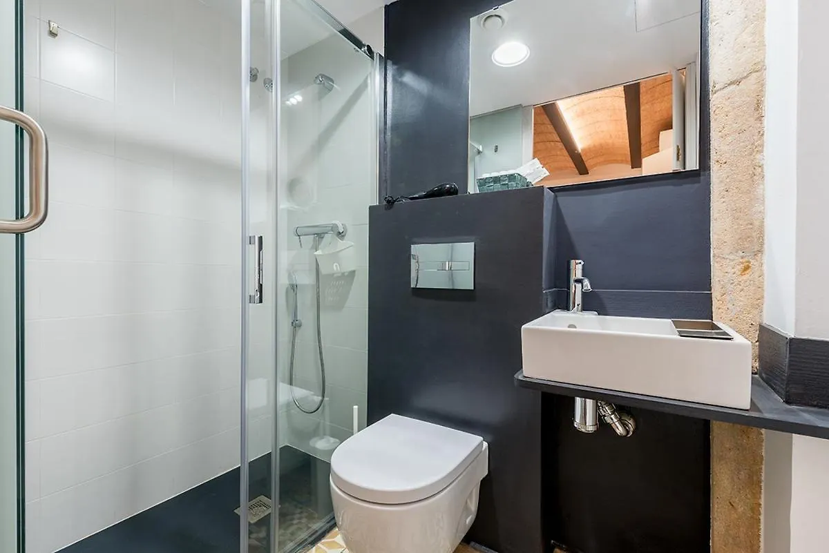 Отель Hostal 977 Таррагона