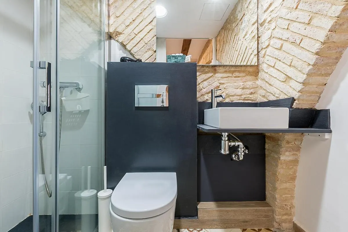 Hostal 977 Таррагона Отель
