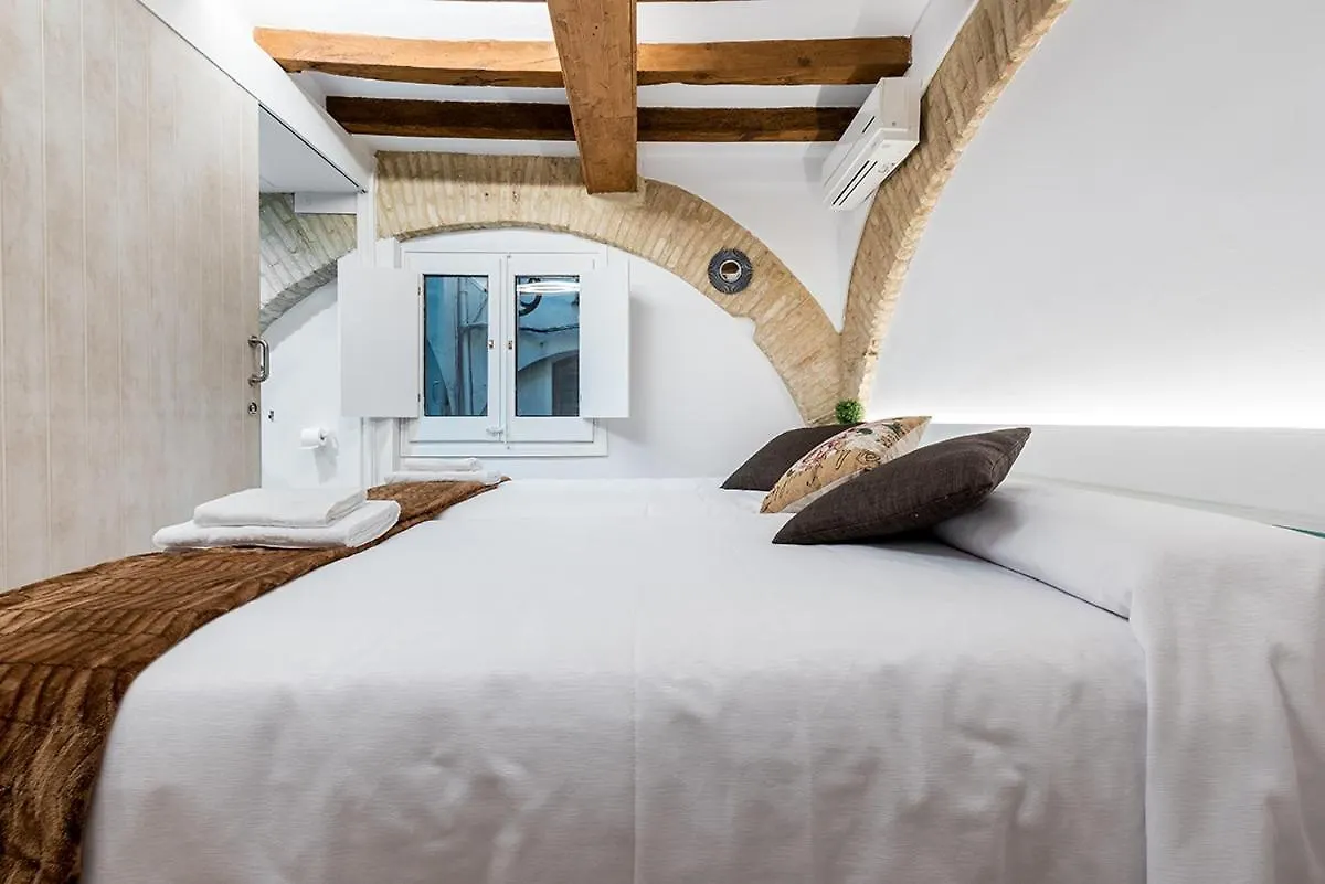 Hostal 977 Таррагона 3*,