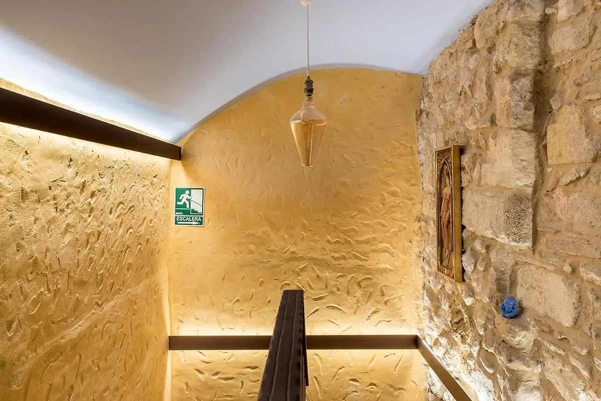 Отель Hostal 977 Таррагона