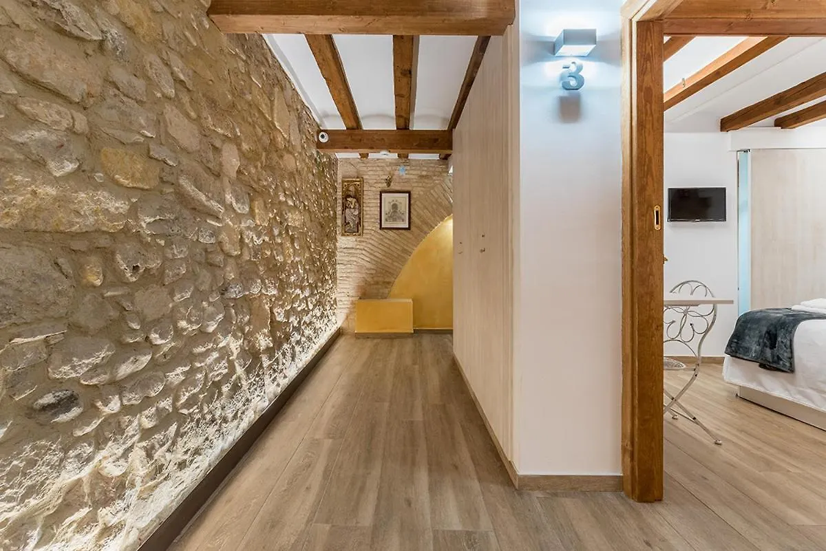 Hostal 977 Таррагона Отель