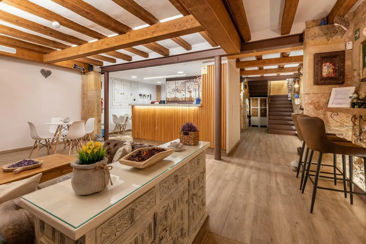 Отель Hostal 977 Таррагона